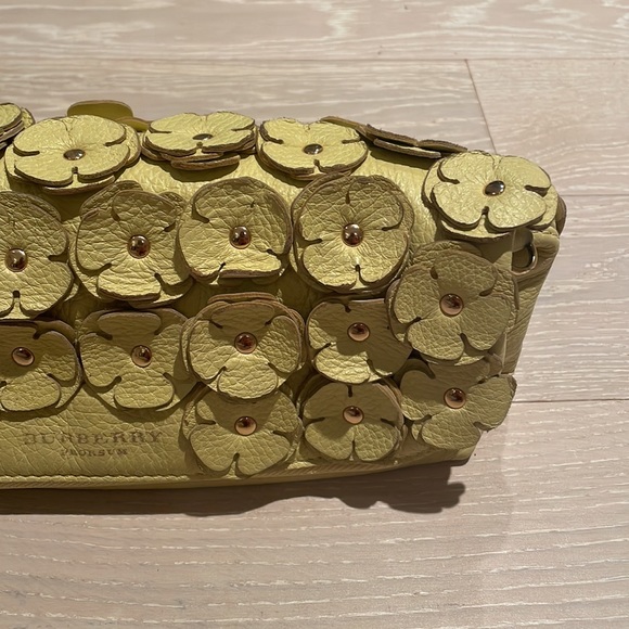 Burberry The Petal With Flowers Clutch, Yellow, - Picture 4 of 11